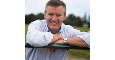Federal Liberal government would invest in children and educators, says Thompson