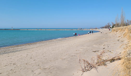 Kincardine advises that Station Beach is unsafe for swimming