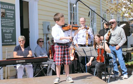 Fiddlers, dancers draw great crowd for World Fiddle Day in Kincardine