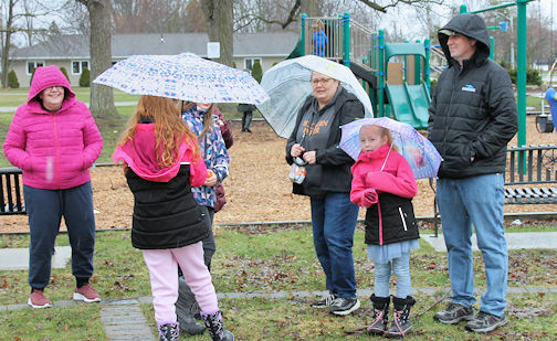 ​Crowd braves cold, rainy, windy weather at Easter Egg Hunt in Ripley